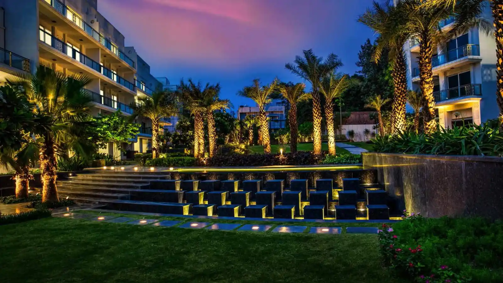DLF-Kings-Court-Outer-Area